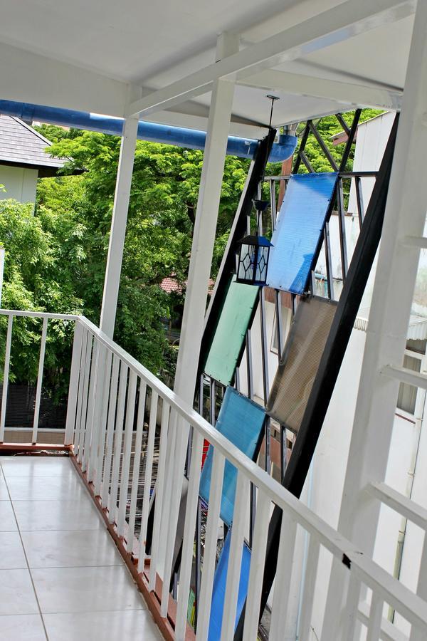 Everest Boutique Hotel Банкок Екстериор снимка