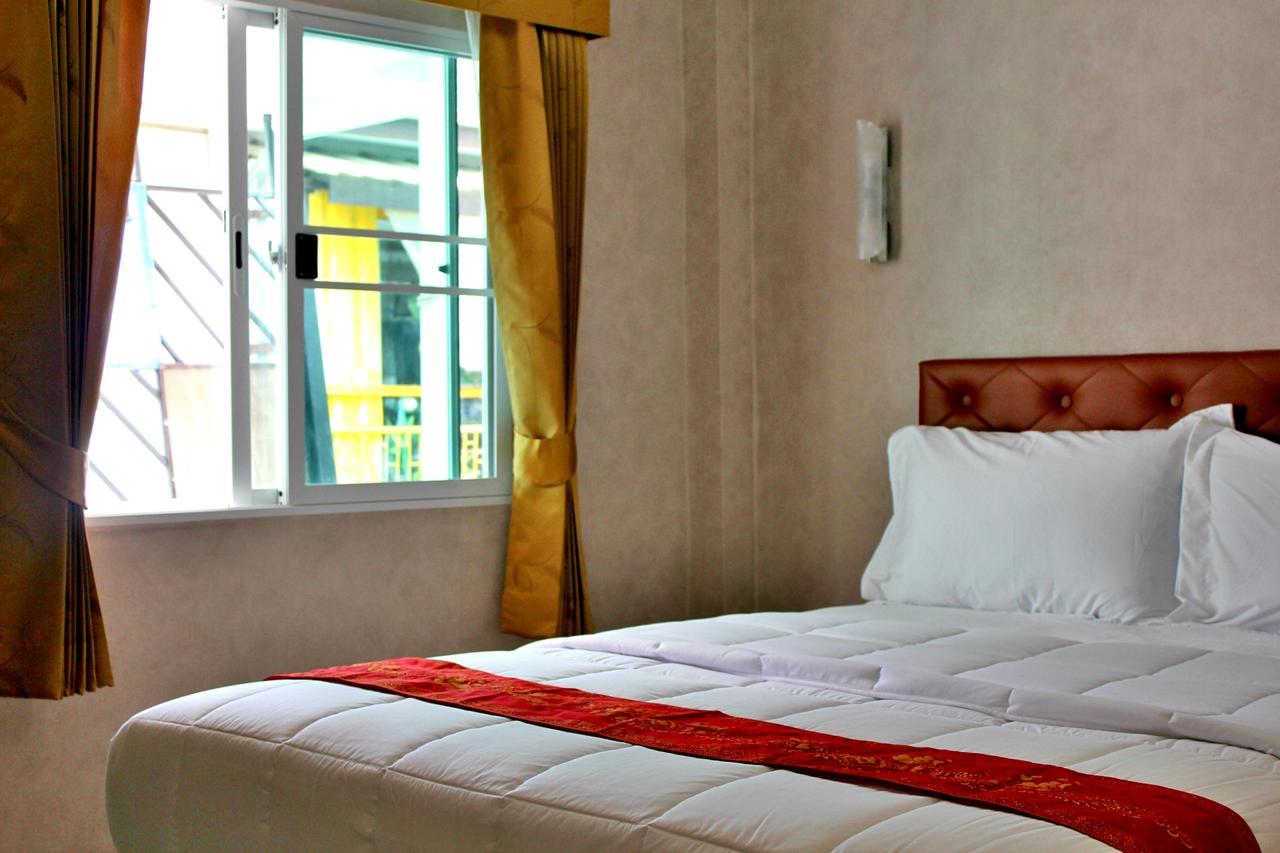 Everest Boutique Hotel Банкок Екстериор снимка