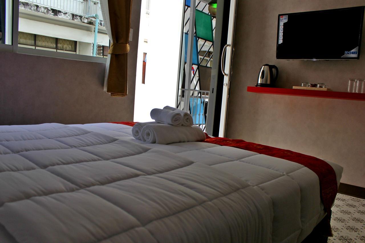 Everest Boutique Hotel Банкок Екстериор снимка
