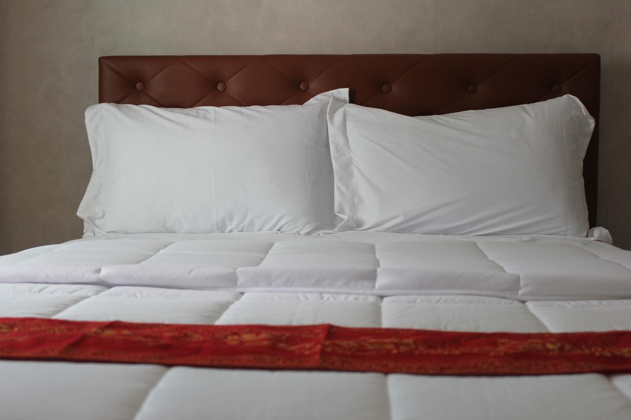 Everest Boutique Hotel Банкок Екстериор снимка