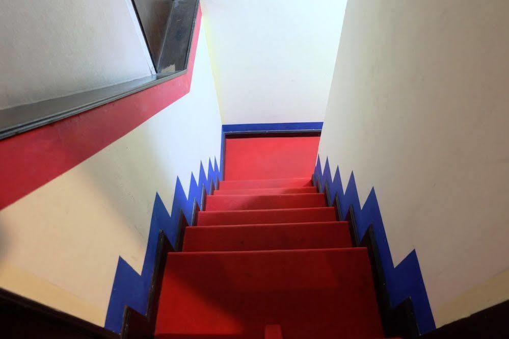 Everest Boutique Hotel Банкок Екстериор снимка
